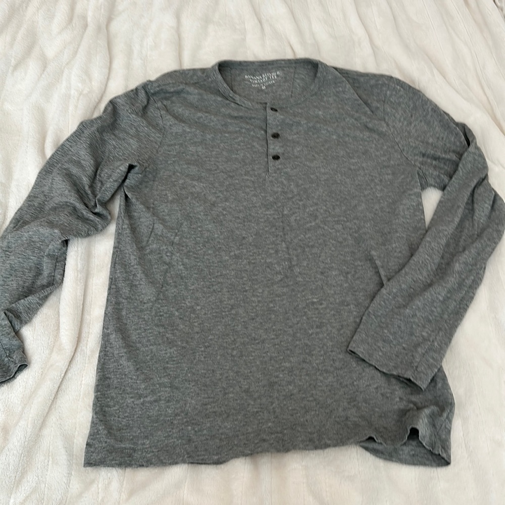 Lone sleeve T-shirt